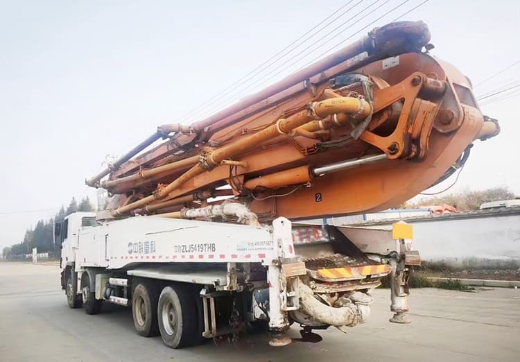Zoomlion 52M Concrete Pump Truck Mounted for Sale