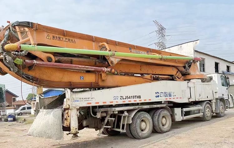 Zoomlion 52M Concrete Pump Truck Mounted for Sale