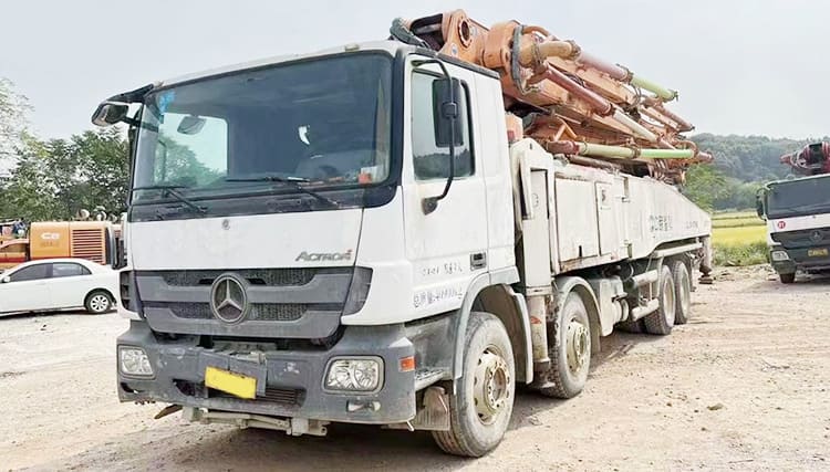 Zoomlion 52M Concrete Pump Truck Mounted for Sale