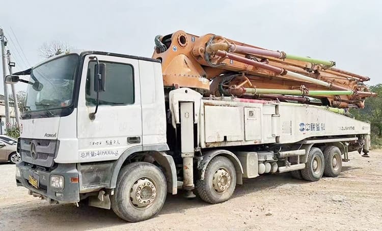 Zoomlion 52M Concrete Pump Truck Mounted for Sale