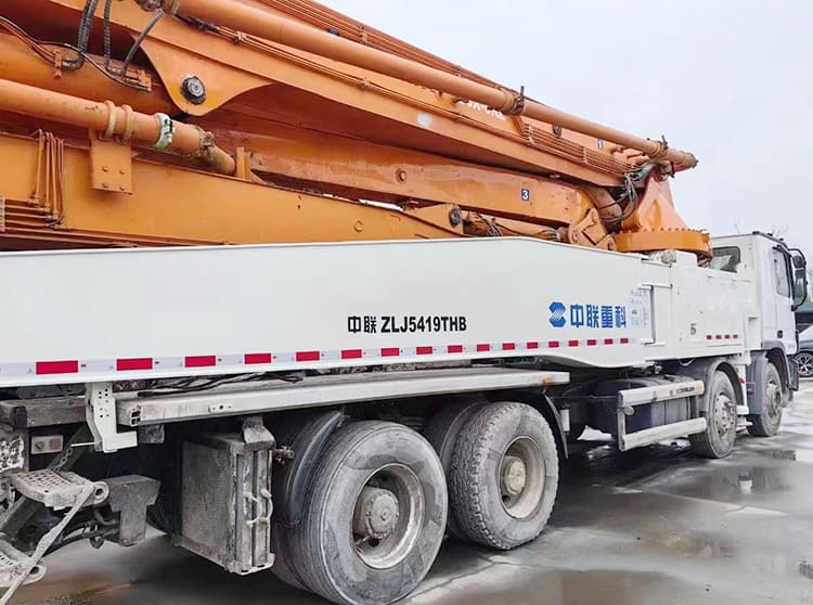 Mercedes Concrete Pump Truck - Zoomlion 52M Concrete Pump Truck Cost Price