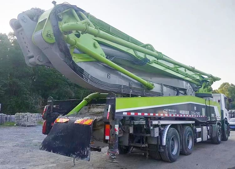 8x4 Scania Chassis - 56M Zoomlion Truck Mounted Boom Pump for Sale