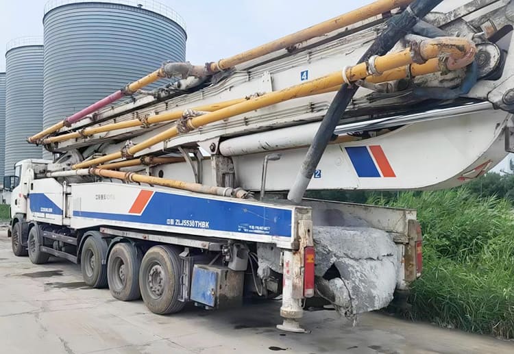 Chassis Scania 8x4 - Zoomlion 60M Mounted Concrete Pump Truck Near Me