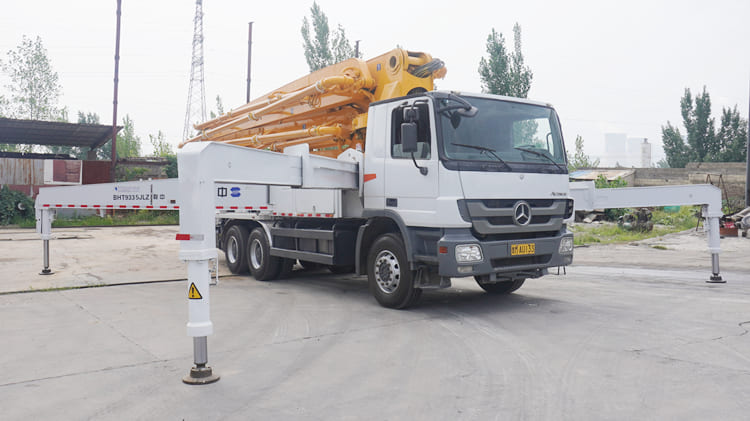 Used 47 Meter Concrete Boom Pump Trucks for Sale in Namibia