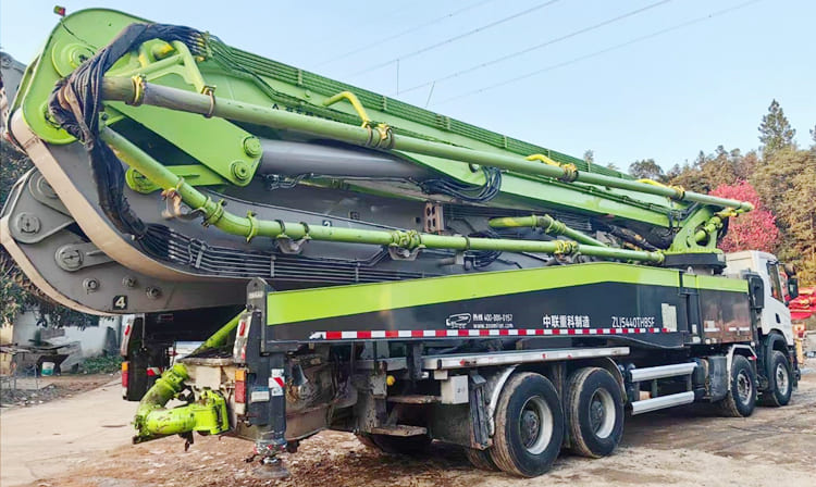 Used 63 Meter Truck Mounted Concrete Pump for Sale in Senegal